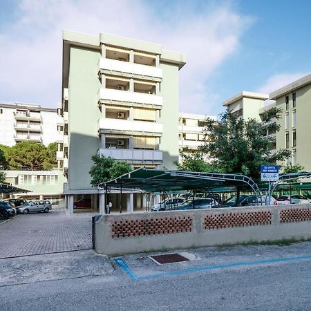 Residence G. Verdi Бибионе Экстерьер фото